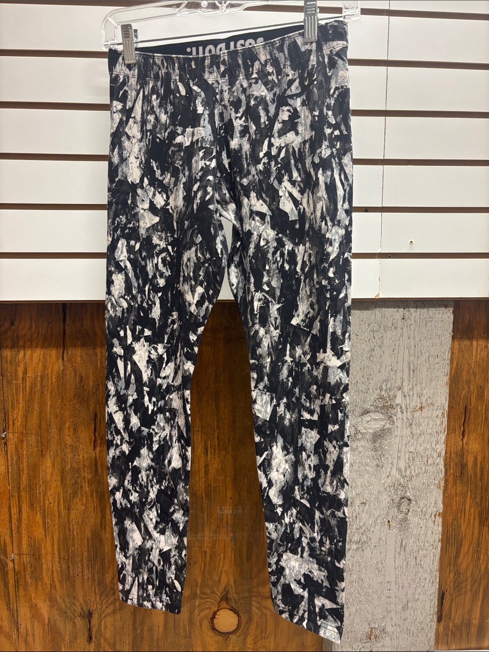 Nike Black and White Abstract Print Leggings